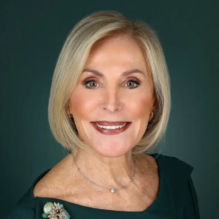 Janice Ellig Headshot